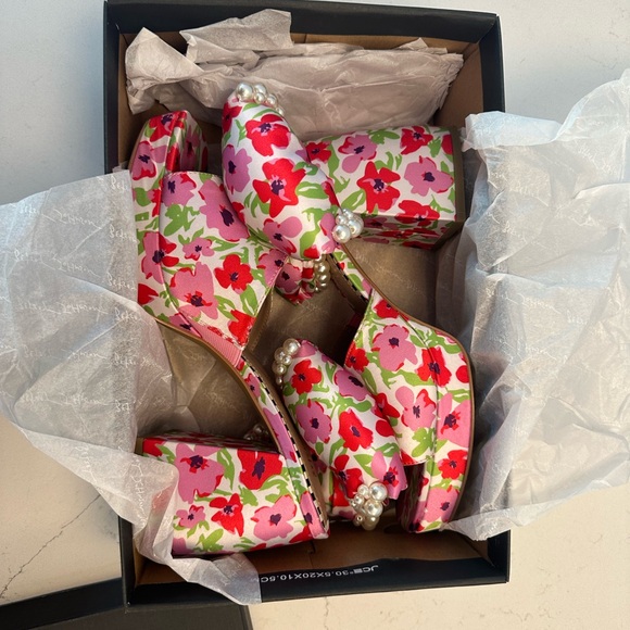 Betsy Johnson Maccie Heels - Picture 3 of 9